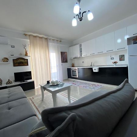 Liam Apartments Vlore Exterior photo